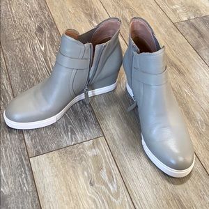 Gray wedge boots